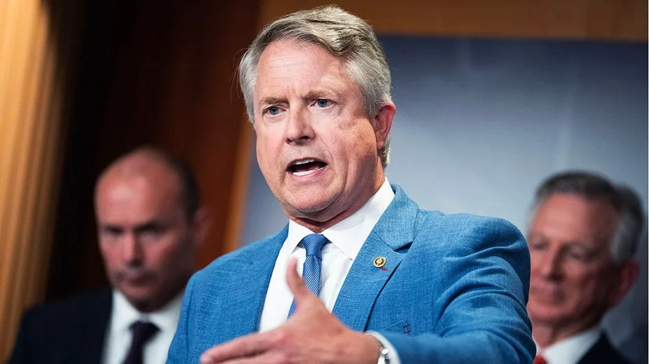 Tight Kansas Senate Race Poses Unexpected Challenge for Republicans Ahead of Midterm Elections